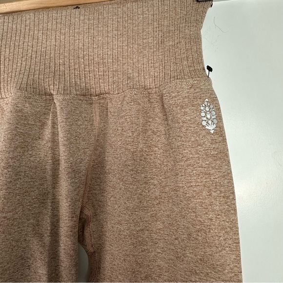 FP Free People Movement good karma leggings XS Small high rise 7/8 desert dune - Picture 8 of 15
